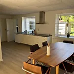 Nyrenoveret Hus Til 2 Personer Apartment